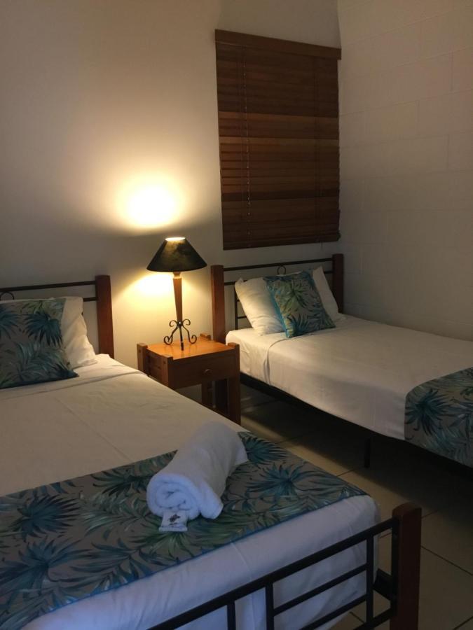 Whitsunday Waterfront Apartments Еърли Бийч Екстериор снимка