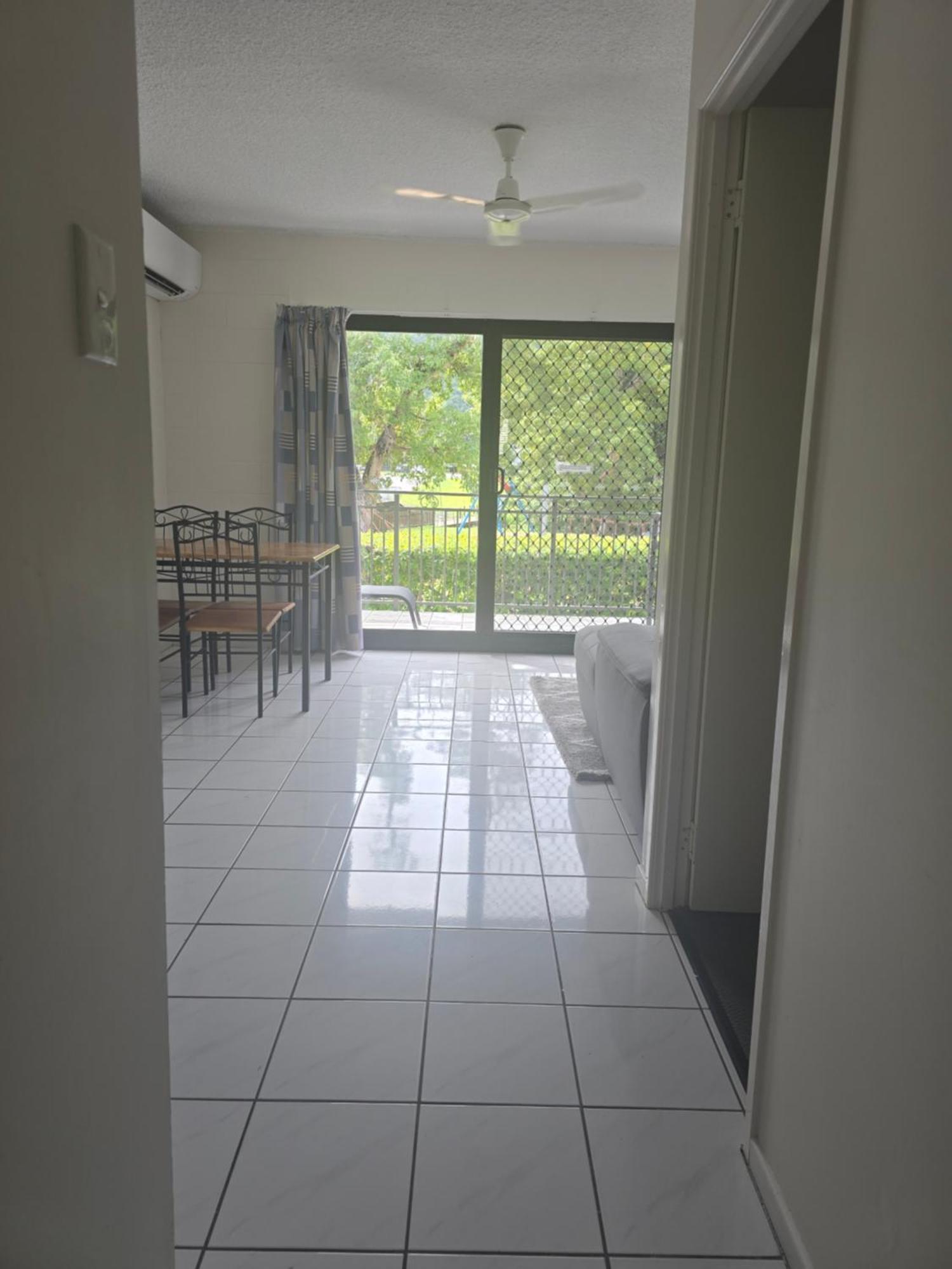 Whitsunday Waterfront Apartments Еърли Бийч Екстериор снимка