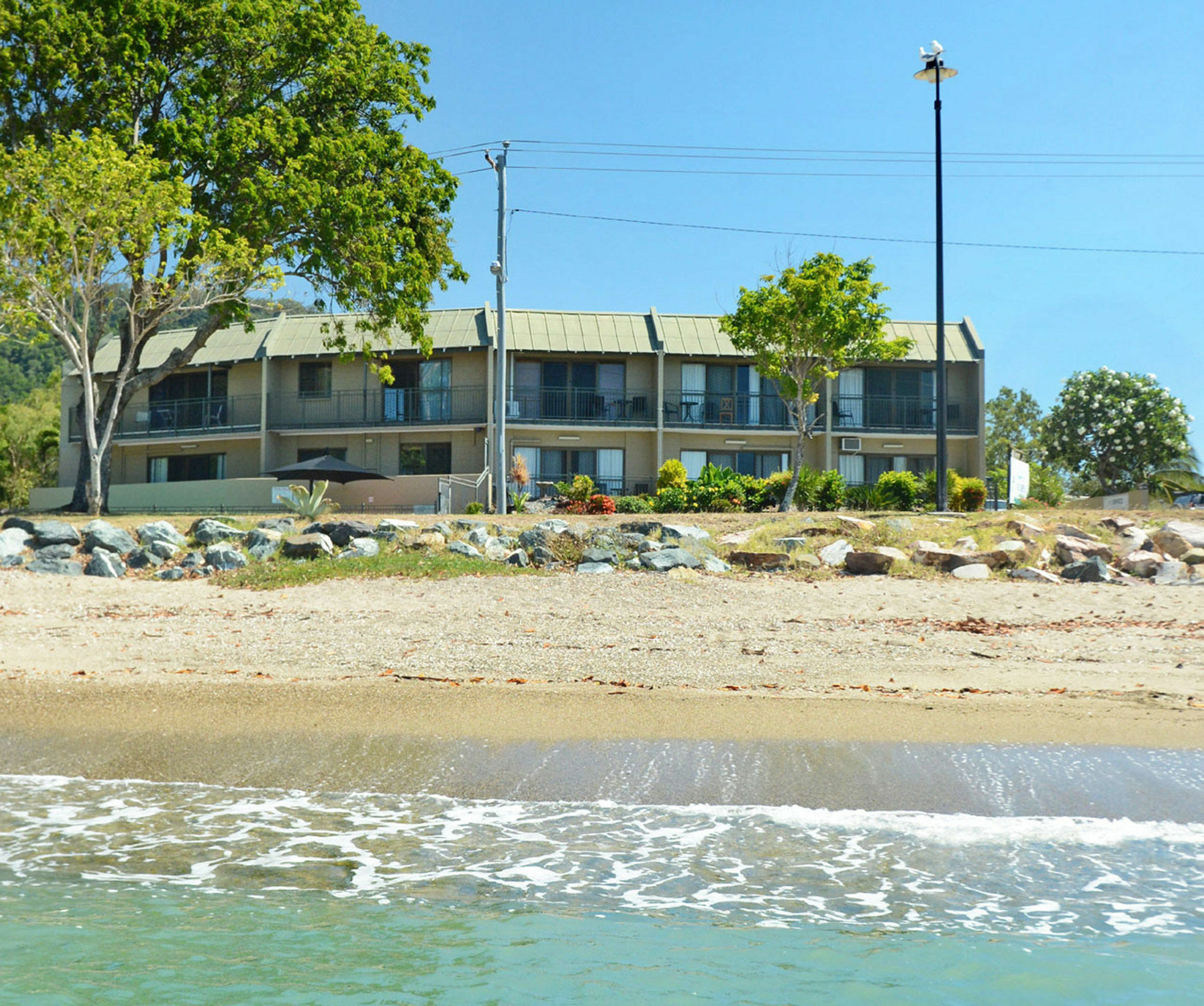 Whitsunday Waterfront Apartments Еърли Бийч Екстериор снимка
