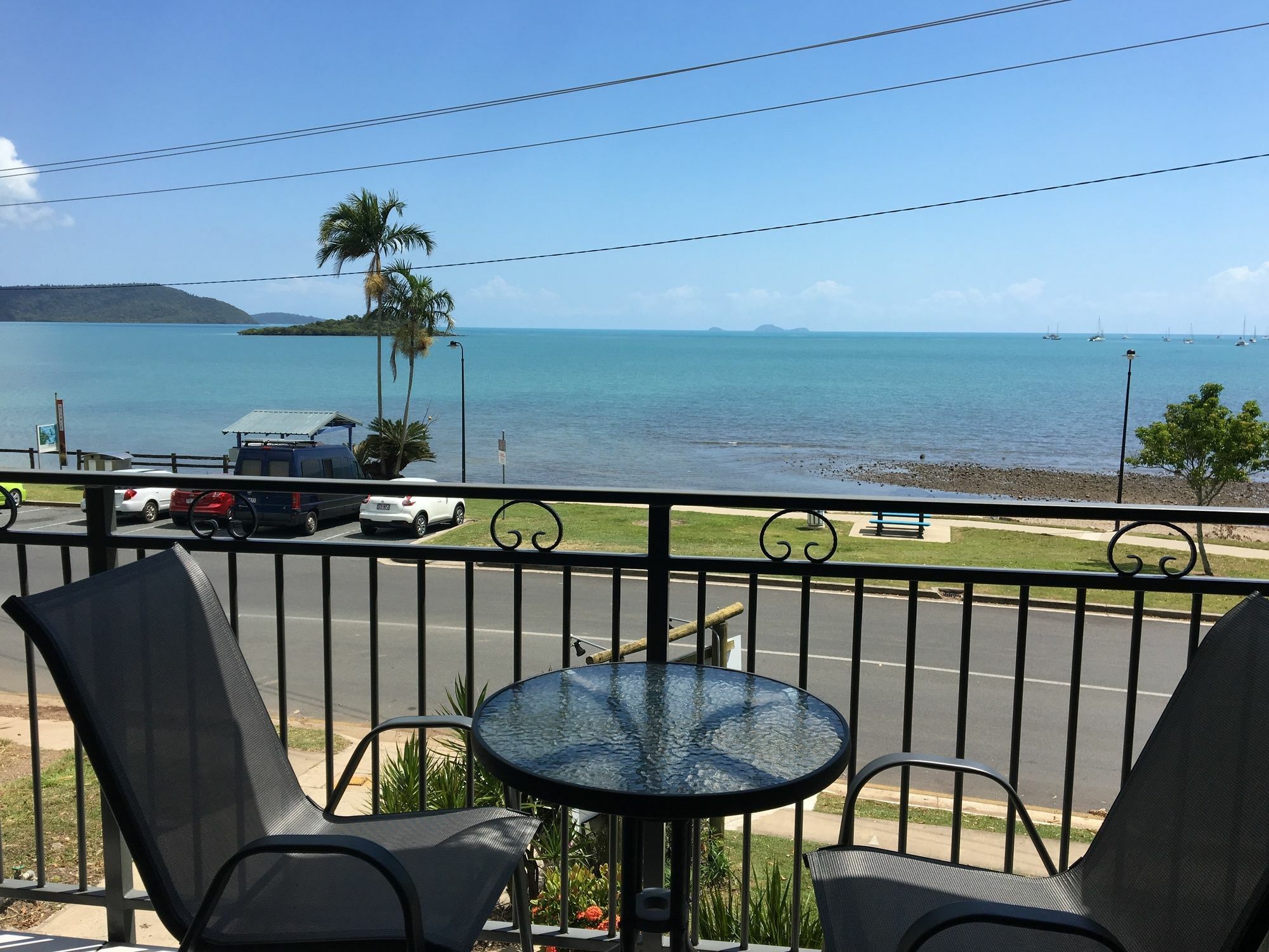 Whitsunday Waterfront Apartments Еърли Бийч Екстериор снимка